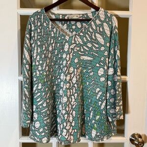 Atelier5 V Nexk Top Green and White Geo Retro Print Size XL Made in USA